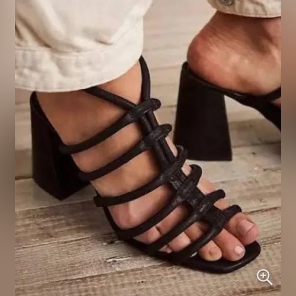 Free People Colette Cinched Strappy black leather Chunky BoHo Heel Sandals 38.5 - Picture 3 of 13